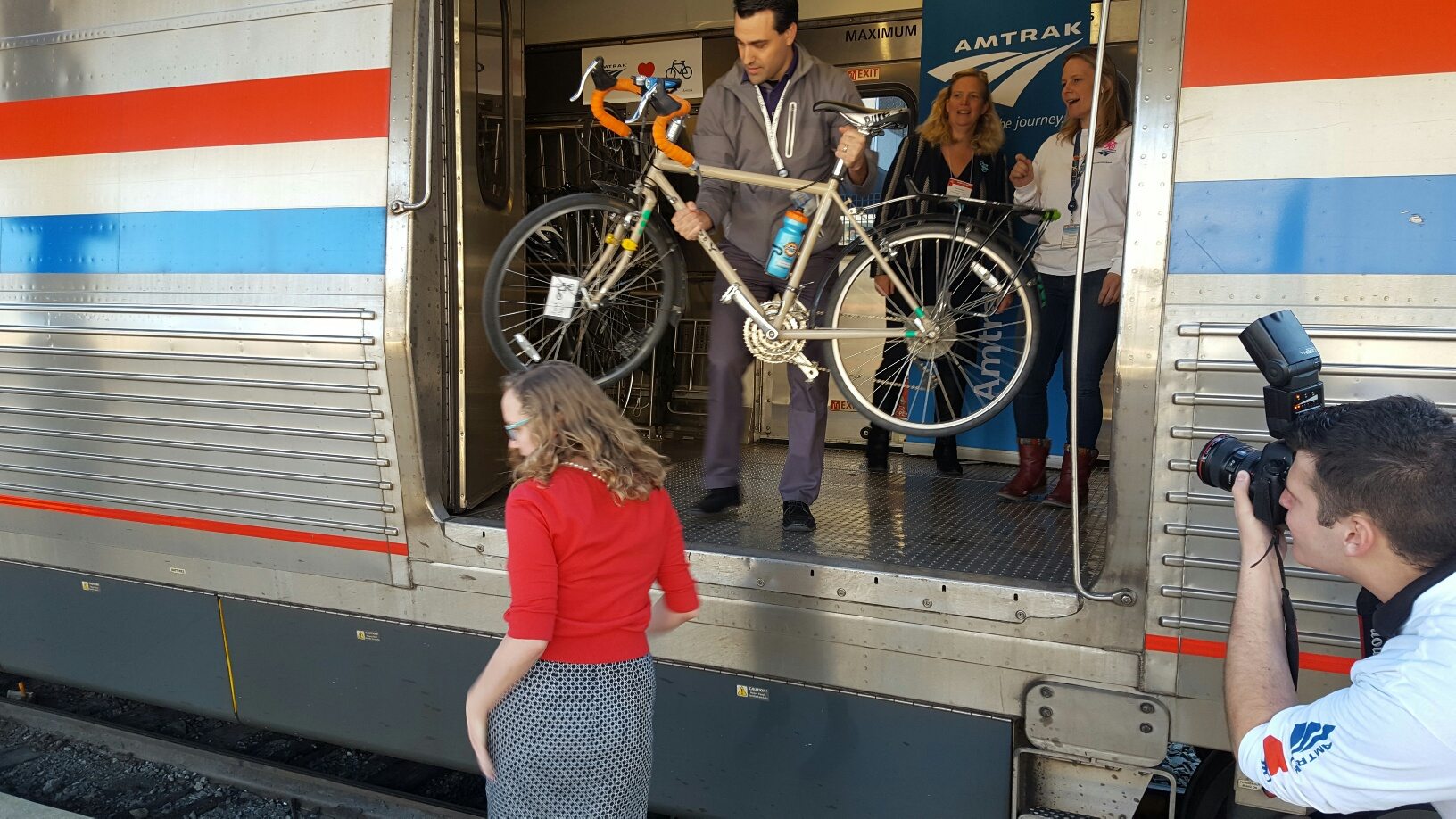 loading bike on amtrak train